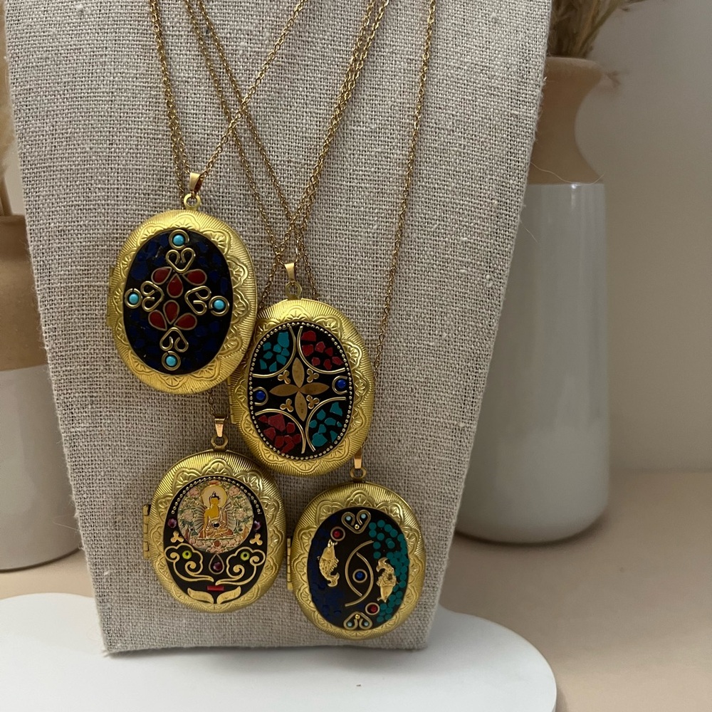 Vintage-Inspired Bohemian Gold and Multicolor Locket Necklace